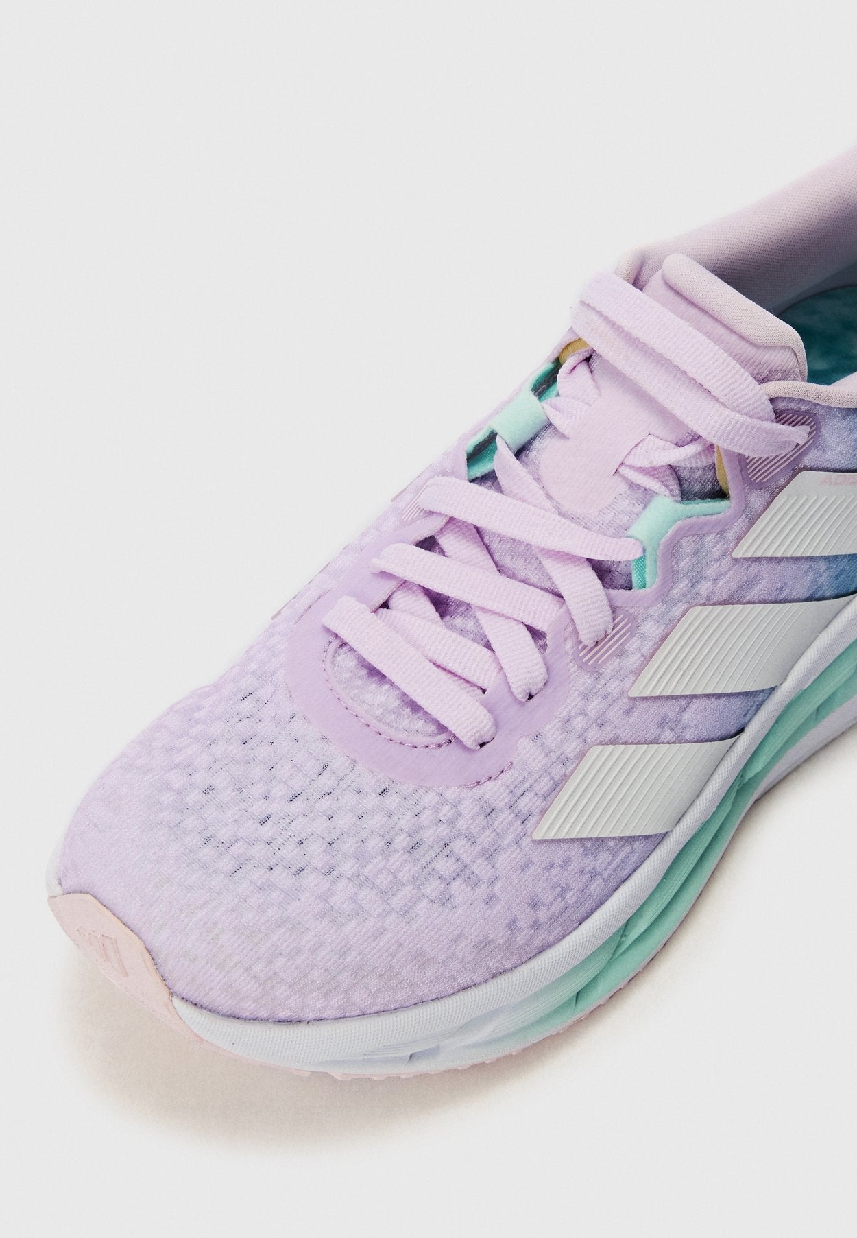 - Obuwie do biegania treningowe