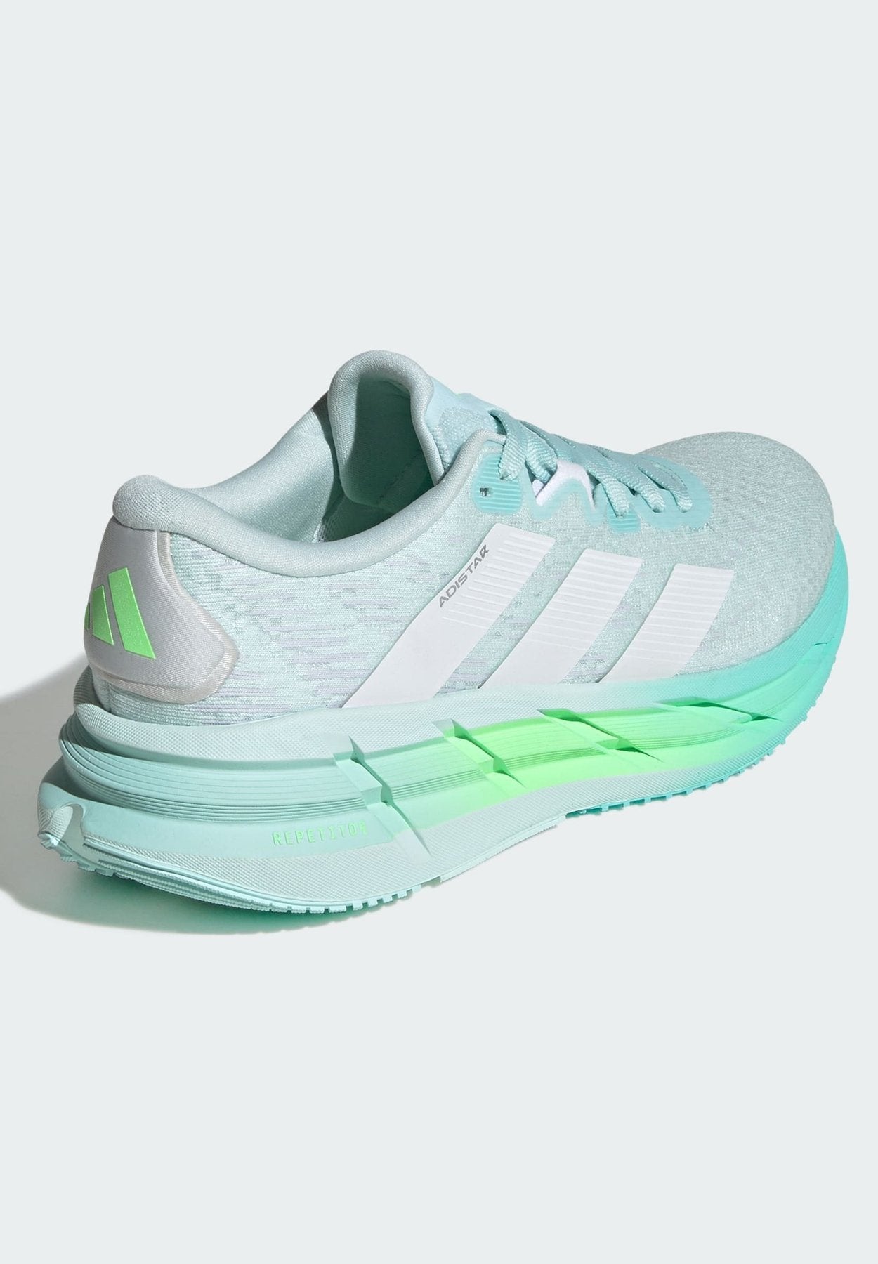 - Obuwie do biegania treningowe