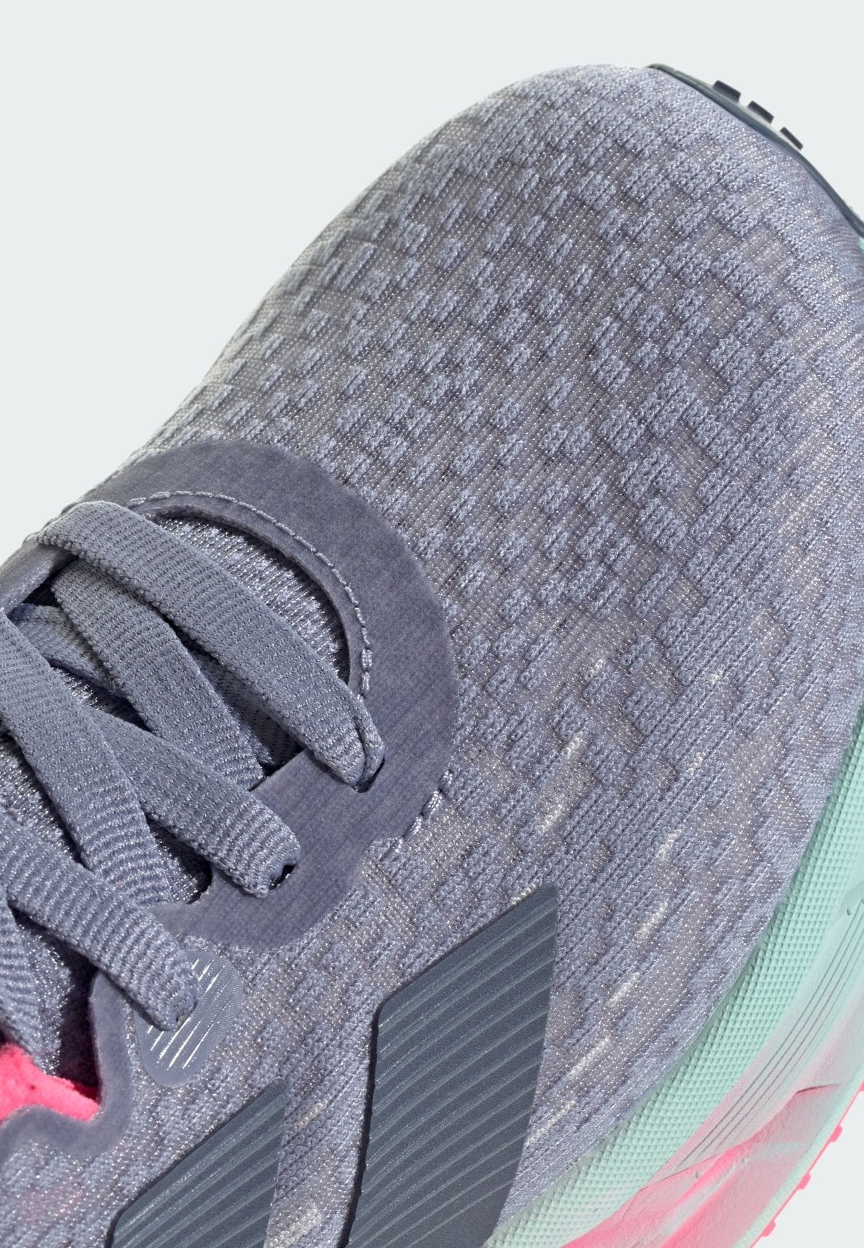 - Obuwie do biegania treningowe