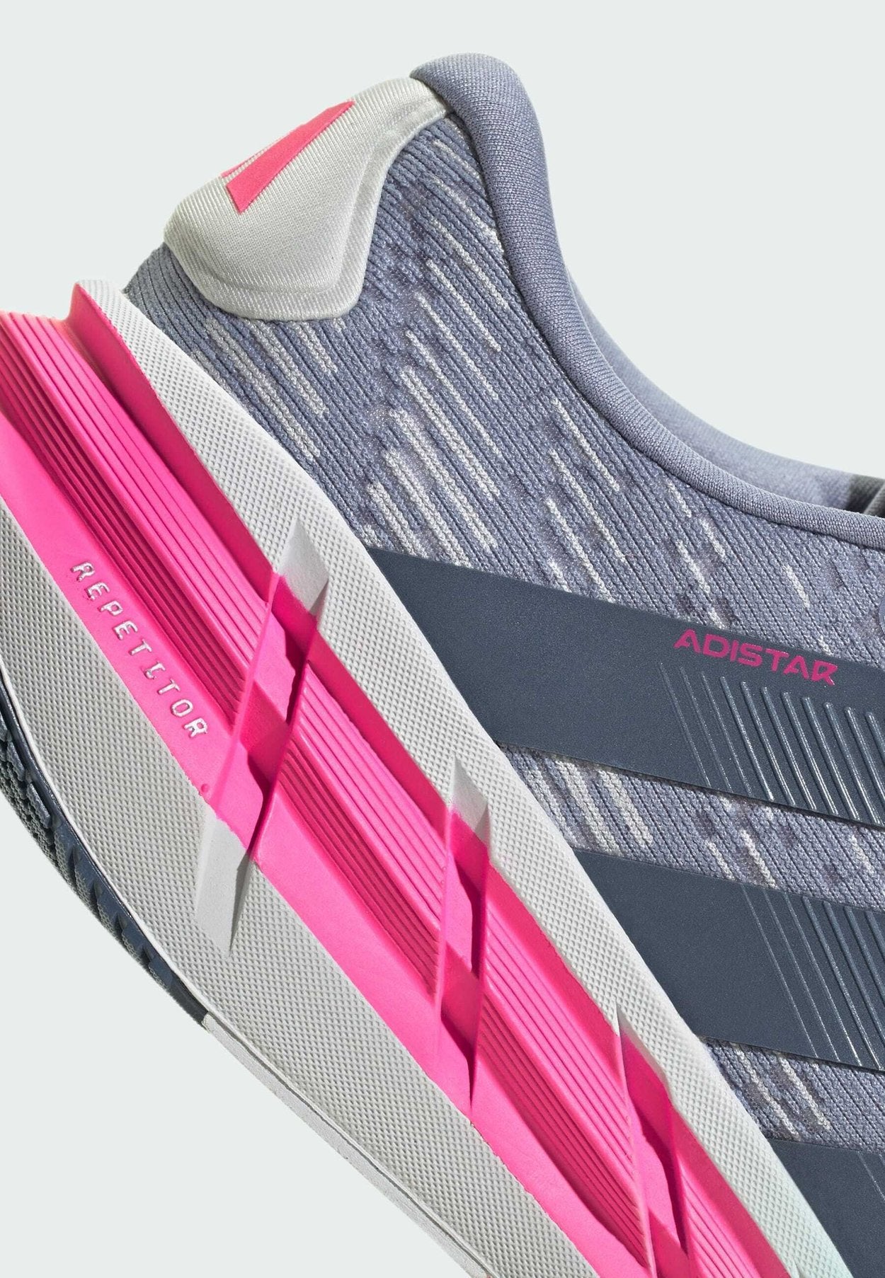 - Obuwie do biegania treningowe